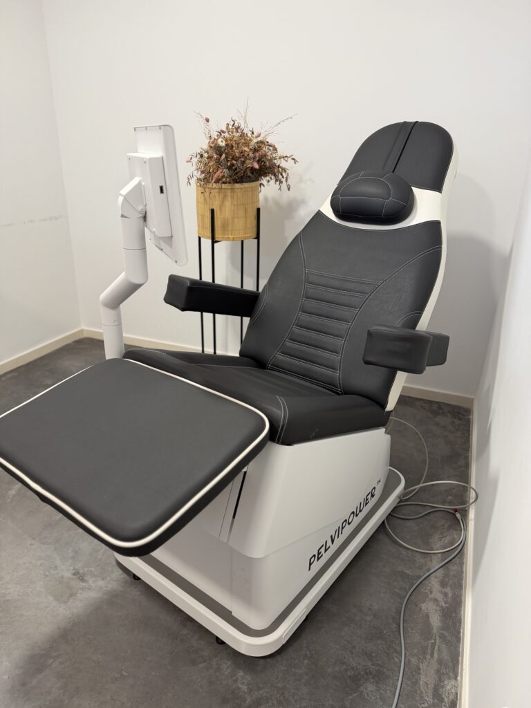 Silla PelviPower reclinada vista desde un lateral